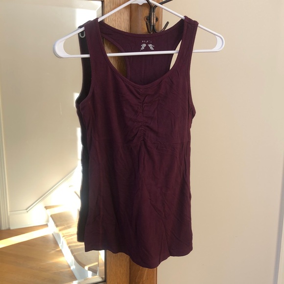 - Anjali brand yoga racer back top with shelf bra , super soft, Burgundy color - Picture 1 of 4
